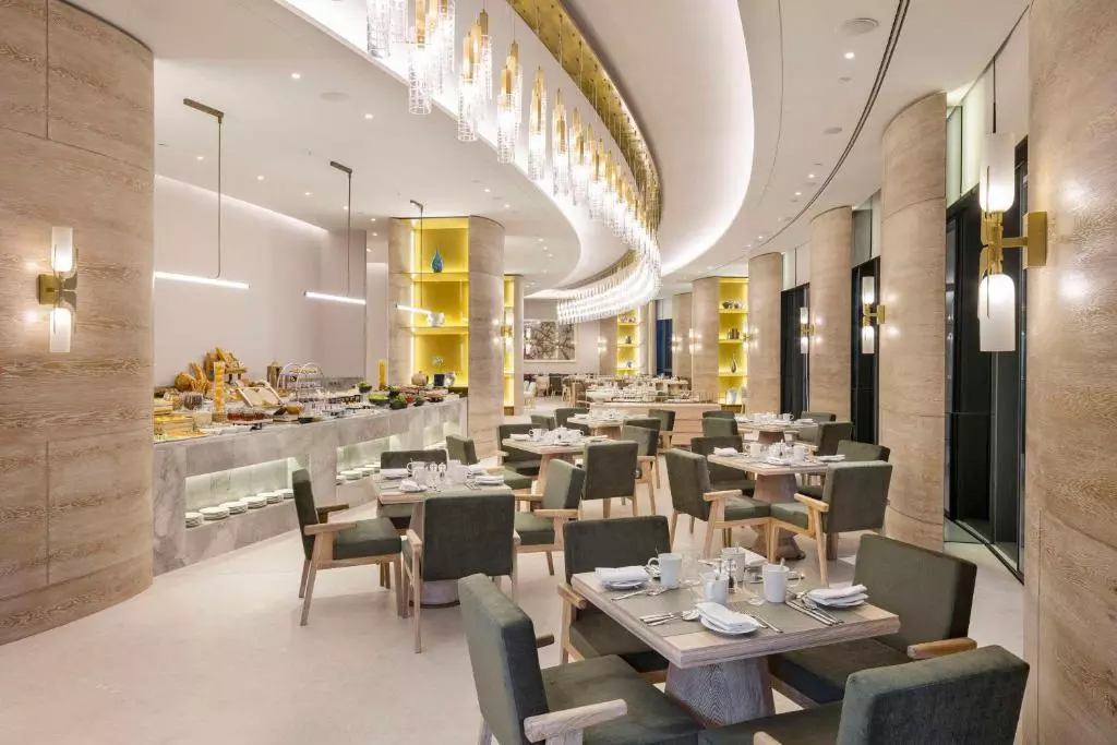 حیات ریجنسی ازمیر ایستینه پارک